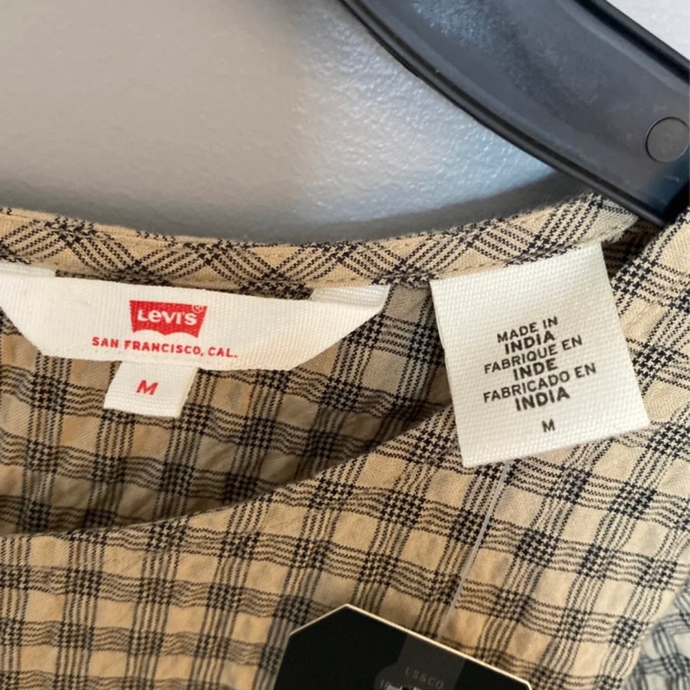 Levi’s Top - Picture 3 of 5